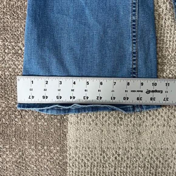 Hollister High Rise Flare Jeans Medium Wash Distressed Womens Size 4L Boho - Picture 7 of 9